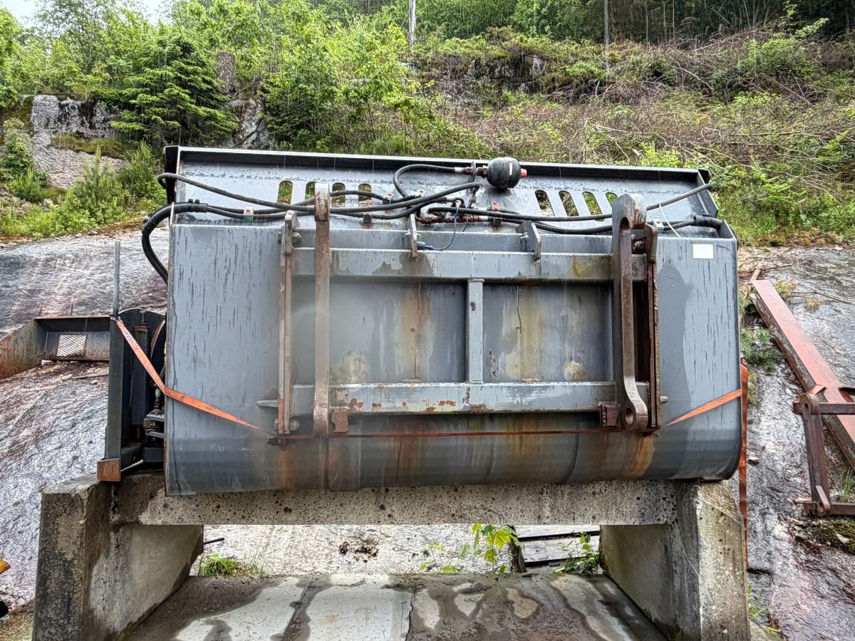 2013 SAMI HYDRAULISK VINGESKUFF 2600 SBM MED STORT BM-FESTE