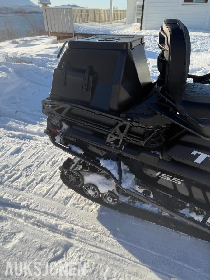 2025 Polaris 650 Titan Nordic Pro snøscooter med garanti