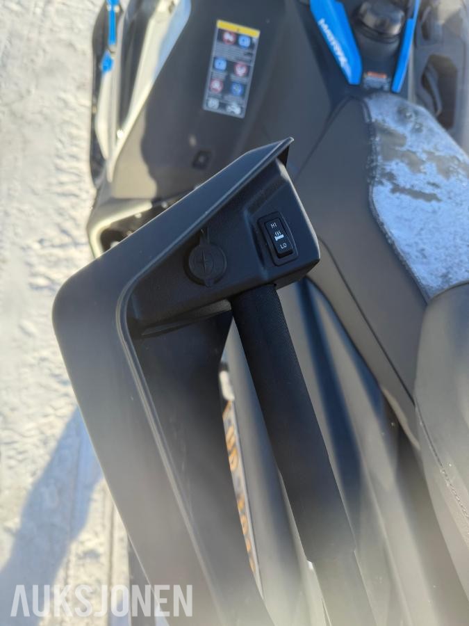 2025 Polaris 650 Titan Nordic Pro snøscooter med garanti