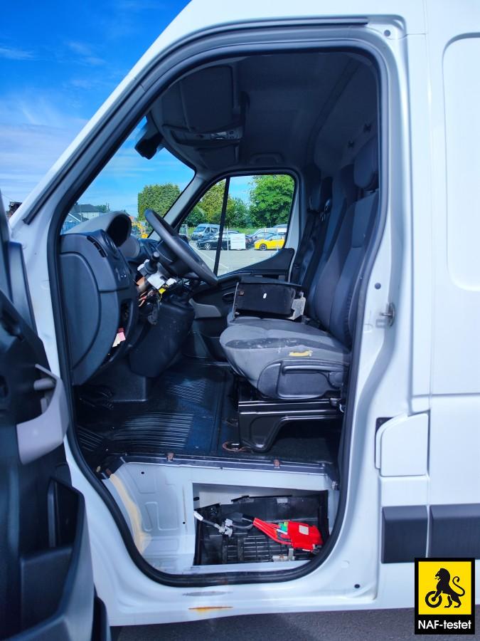2015 Renault Master 2,3 dCi 165 HK L2 HENGERFESTE 3-SETER