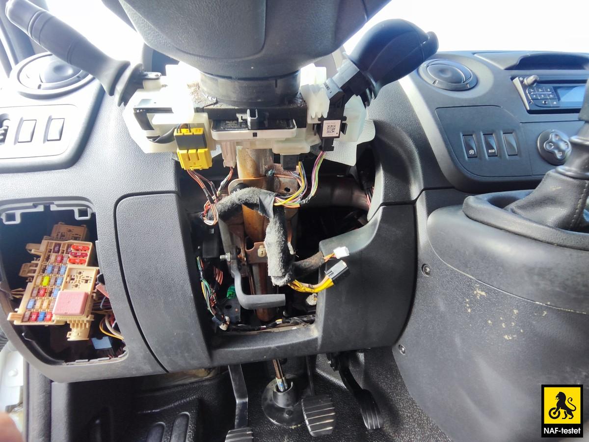2015 Renault Master 2,3 dCi 165 HK L2 HENGERFESTE 3-SETER