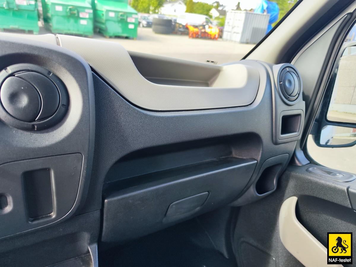 2015 Renault Master 2,3 dCi 165 HK L2 HENGERFESTE 3-SETER
