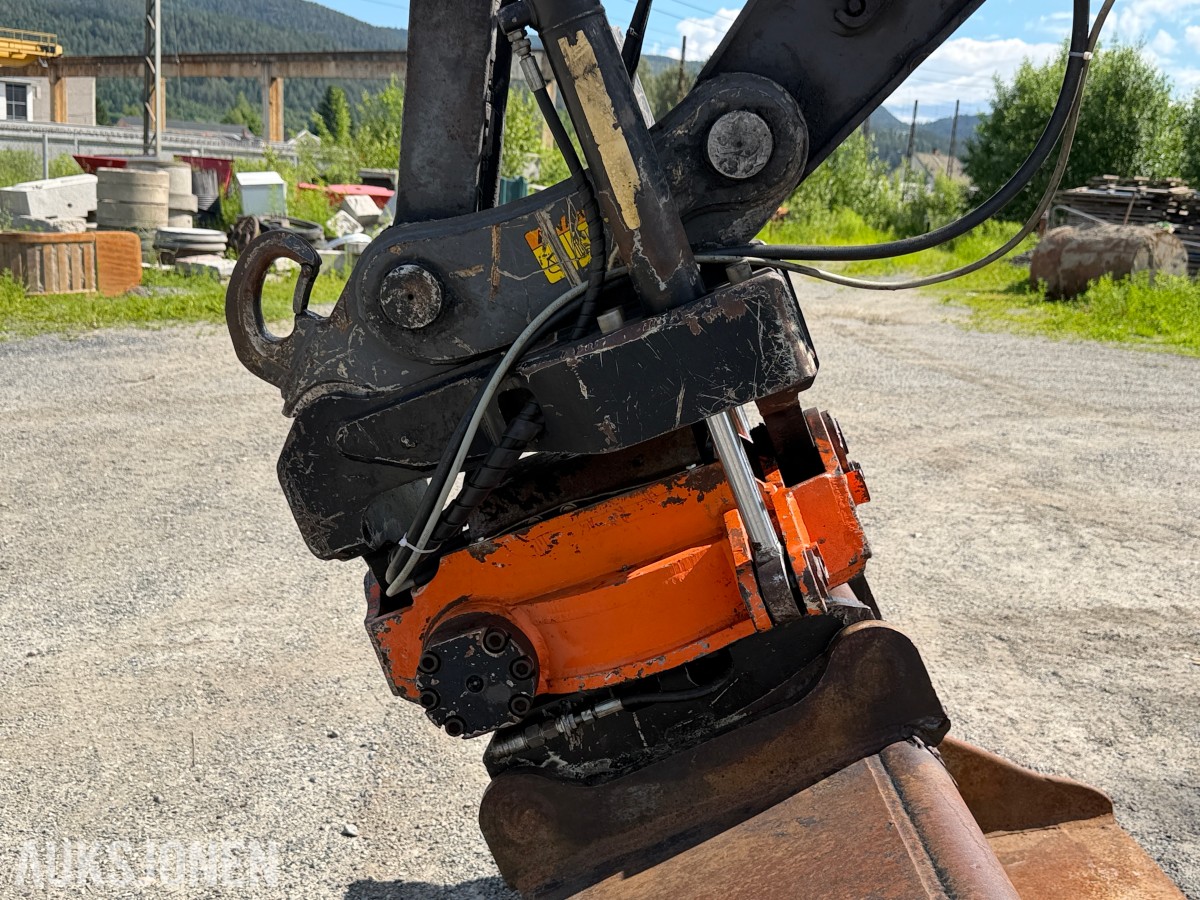 2008 Volvo EW160C med tiltrotator og skuffe