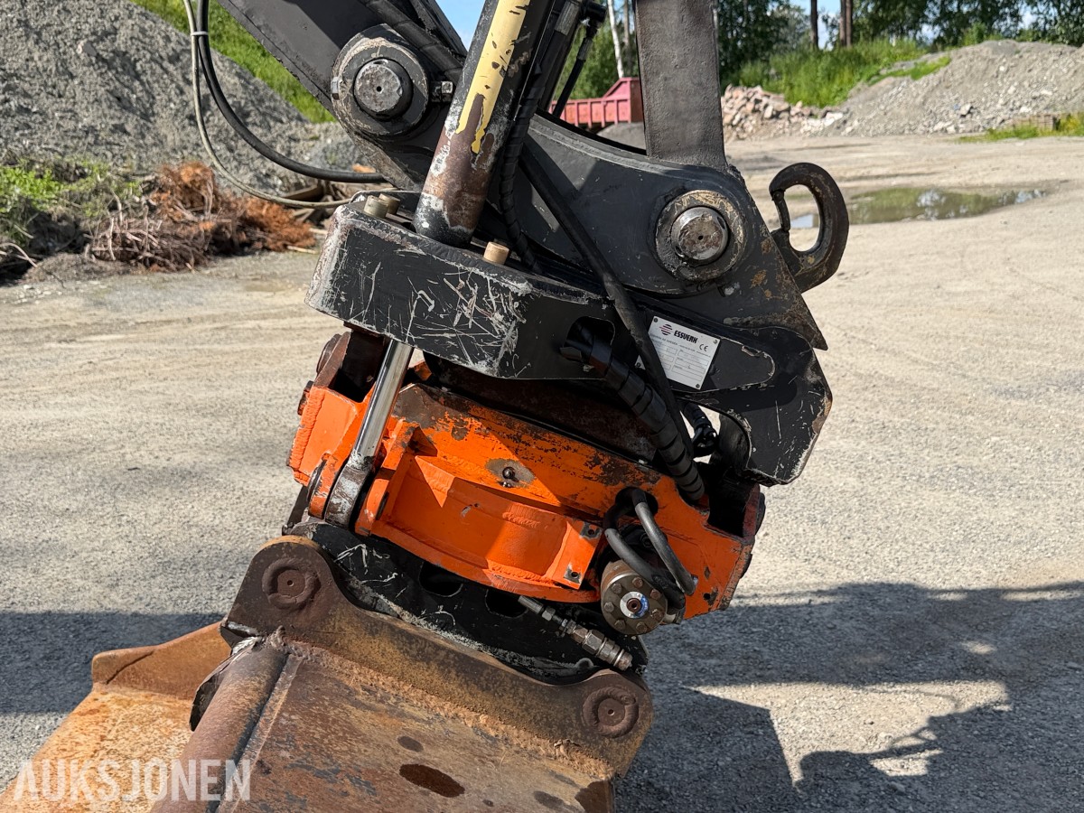 2008 Volvo EW160C med tiltrotator og skuffe