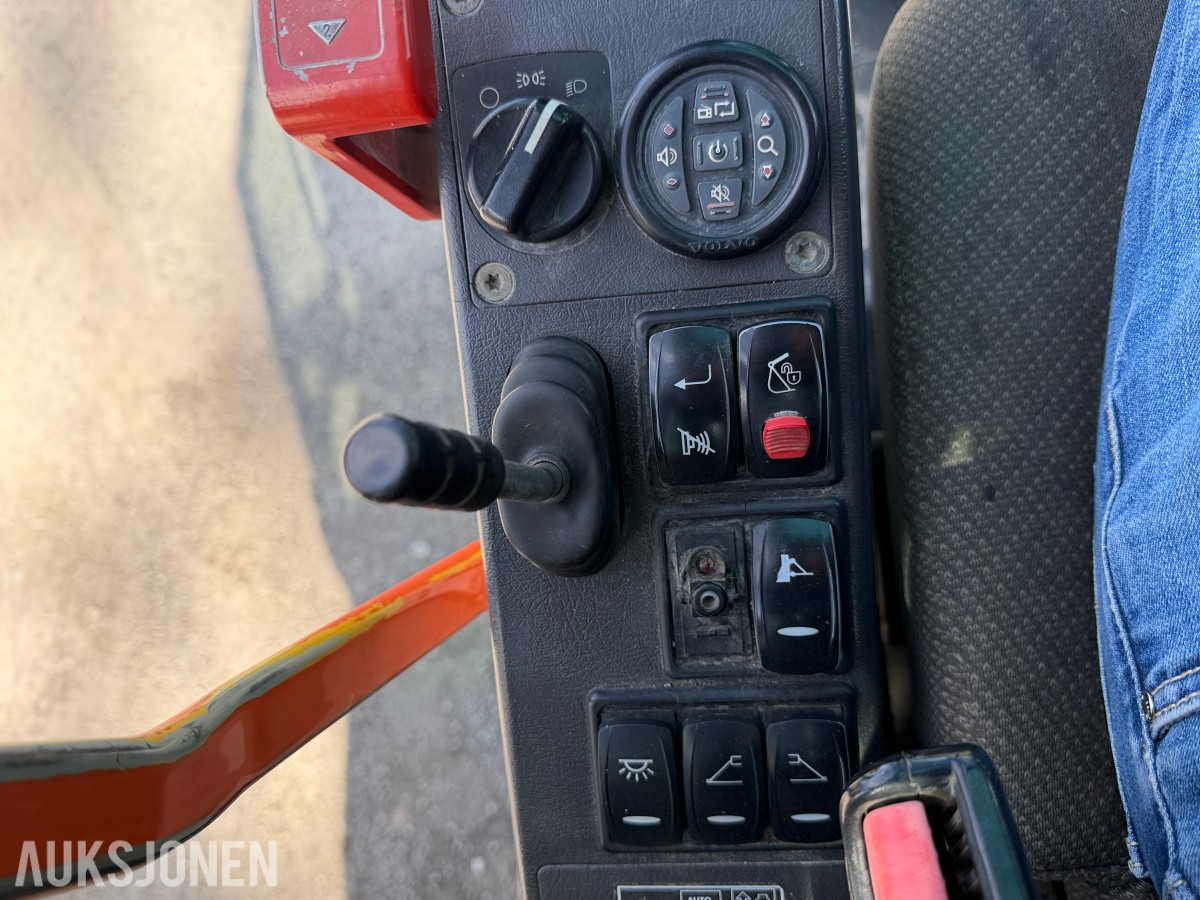 2008 Volvo EW160C med tiltrotator og skuffe