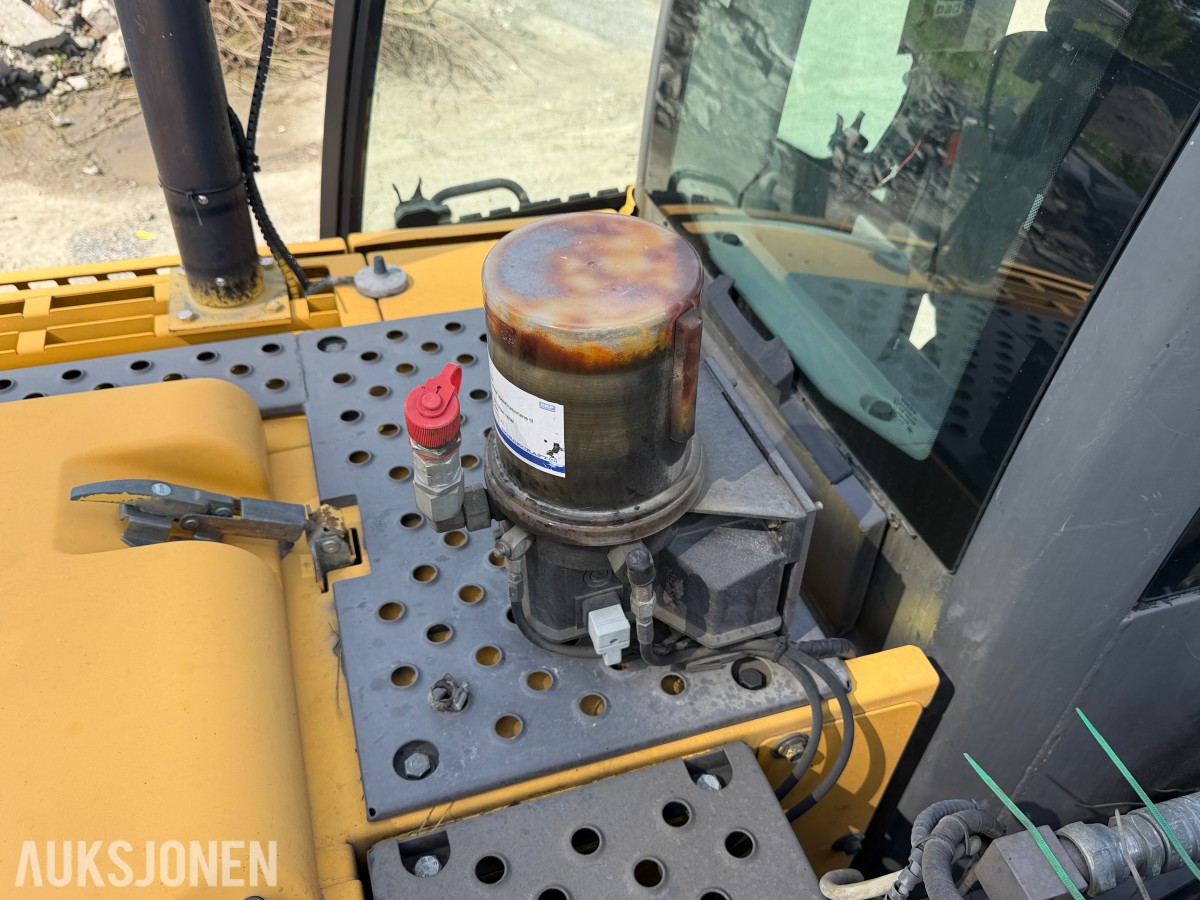 2008 Volvo EW160C med tiltrotator og skuffe