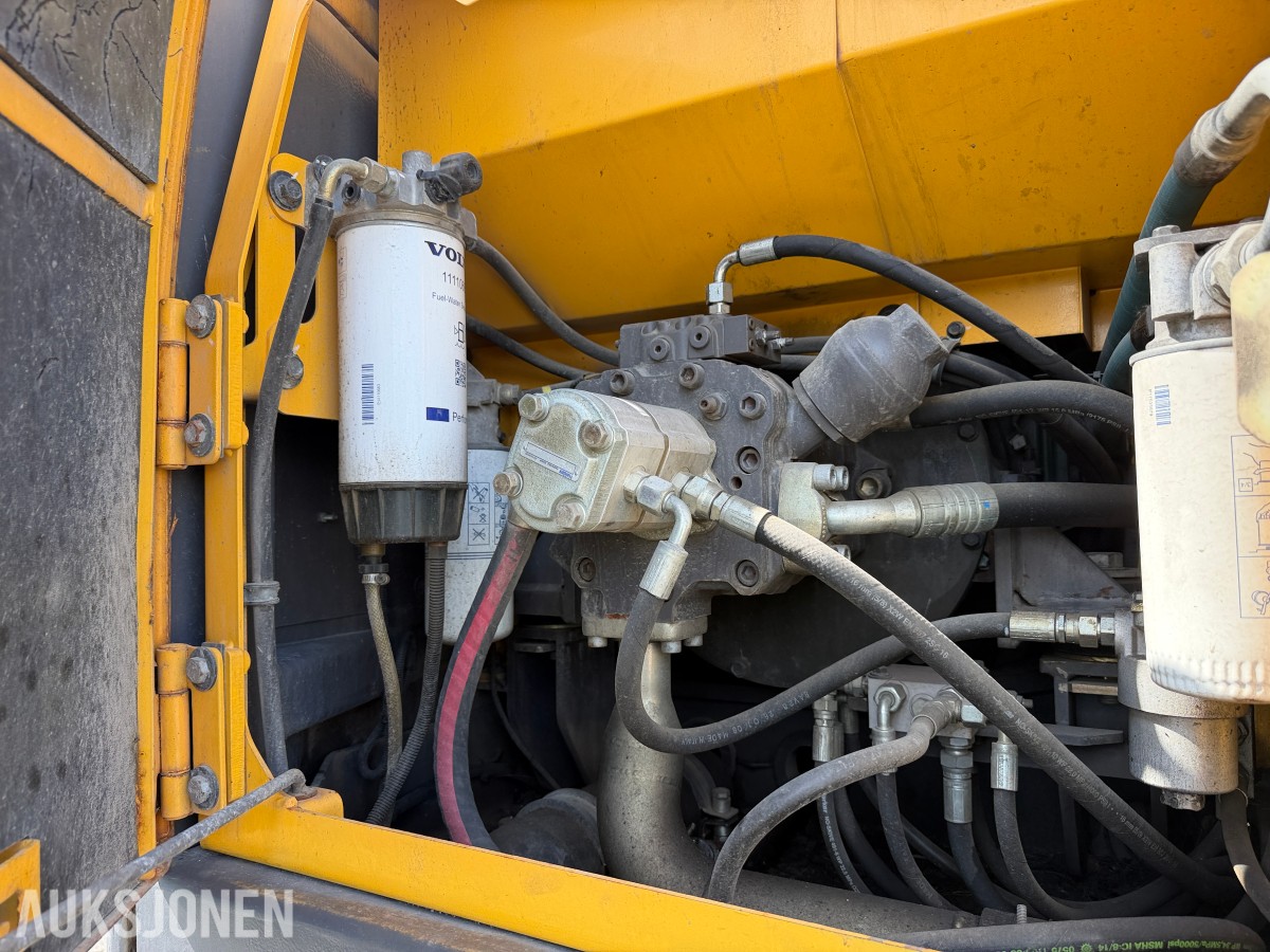 2008 Volvo EW160C med tiltrotator og skuffe