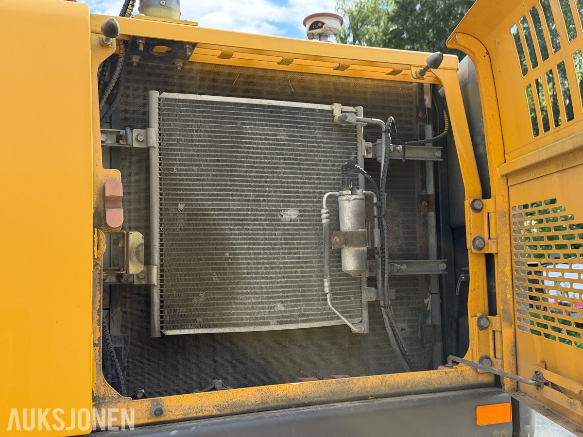 2008 Volvo EW160C med tiltrotator og skuffe