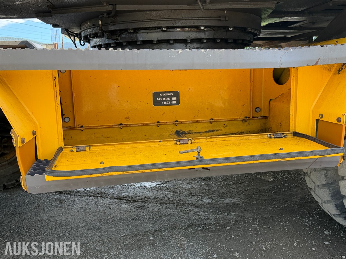 2008 Volvo EW160C med tiltrotator og skuffe