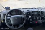 2018 Peugeot Boxer Planbil med Fassi-kran og verktøyskap