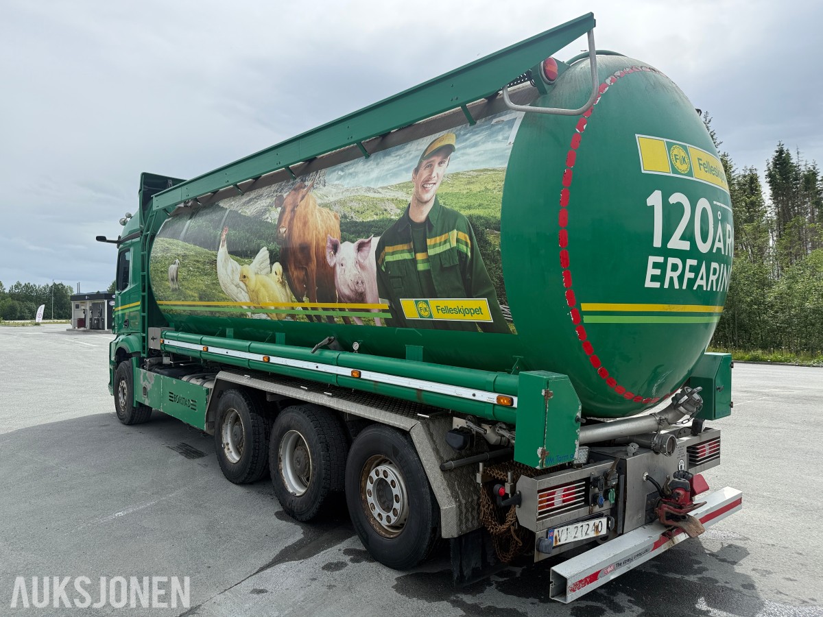 2020 Mercedes-Benz Arocs med henger fra VM-Tarm