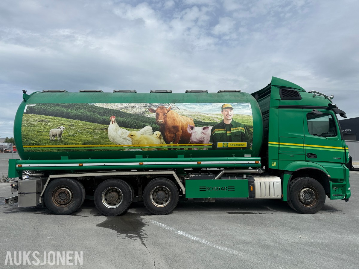 2020 Mercedes-Benz Arocs med henger fra VM-Tarm