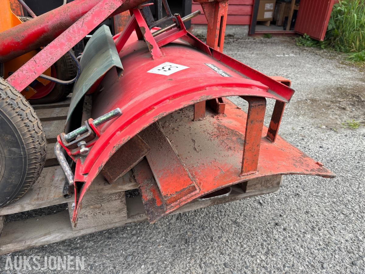 3 stk snøskjær og 1 stk sandspreder