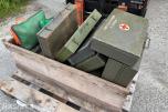 Ca. 15 stk. militære førstehjelpsskrin og oppbevaringskasser