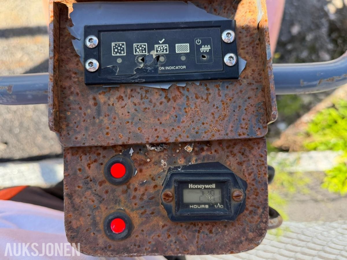 2018 Husqvarna LG504 reversibel vibroplate