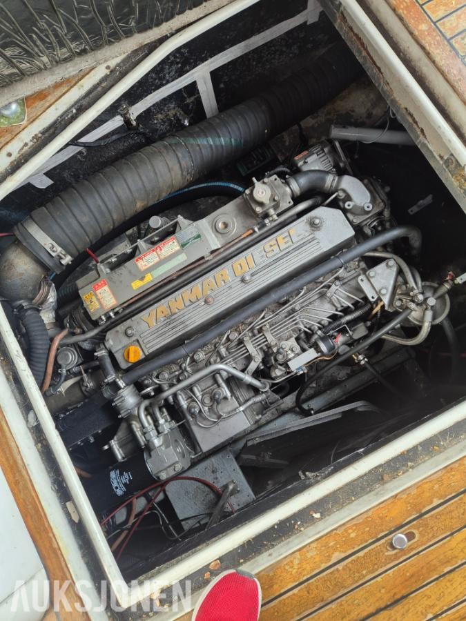 1990 Cruisers 3670 båt med 2 stk yanmar 370hk
