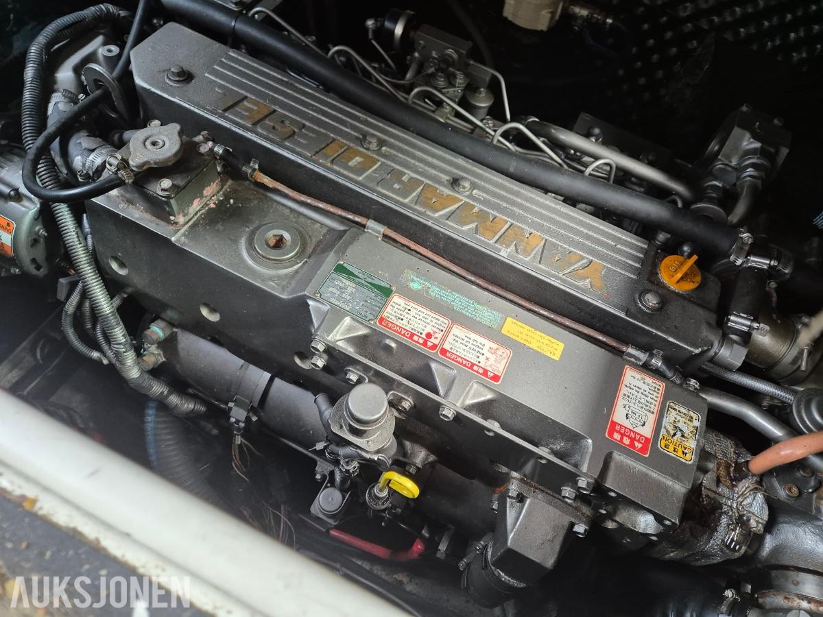 1990 Cruisers 3670 båt med 2 stk yanmar 370hk