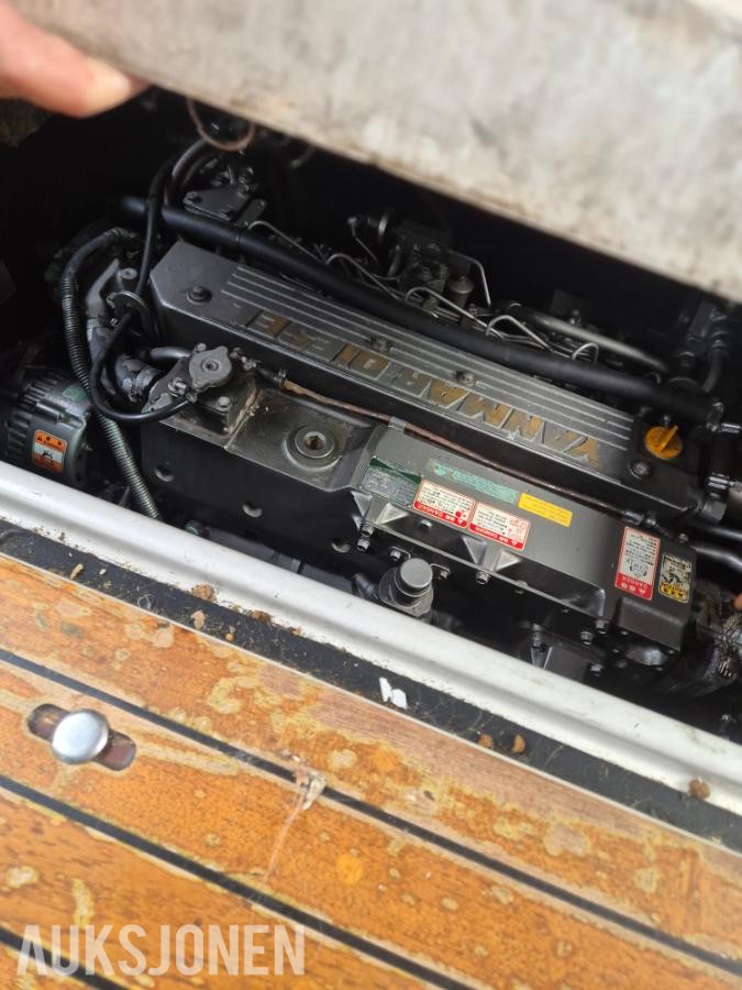 1990 Cruisers 3670 båt med 2 stk yanmar 370hk