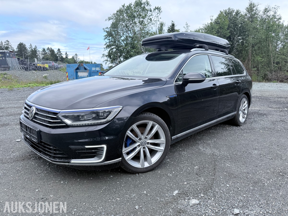 2017 Volkswagen Passat GTE HENGERFESTE VARMER ADAPTIV CRUISE SKINN/ALCANTARA KAMERA