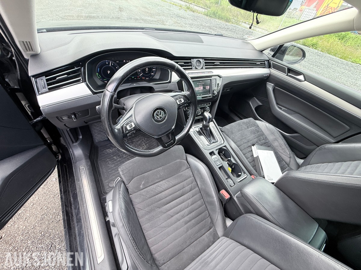 2017 Volkswagen Passat GTE HENGERFESTE VARMER ADAPTIV CRUISE SKINN/ALCANTARA KAMERA