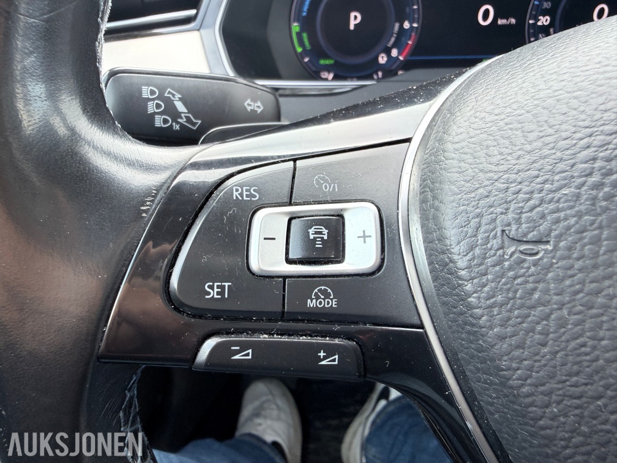 2017 Volkswagen Passat GTE HENGERFESTE VARMER ADAPTIV CRUISE SKINN/ALCANTARA KAMERA