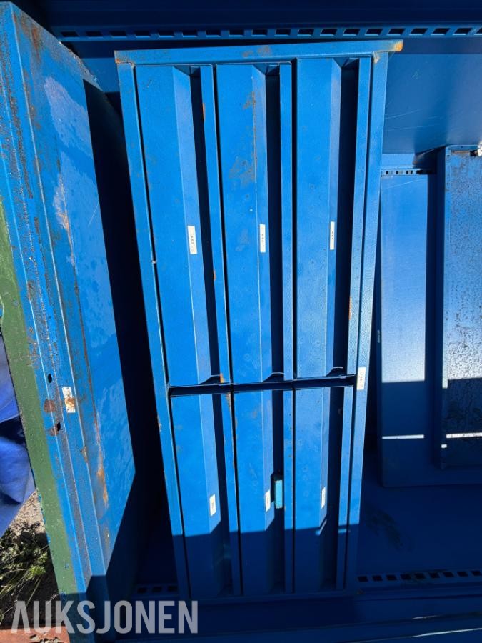 GIGANT VERKSTEDSKAP / OPPBEVARINGSSKAP I STÅL
