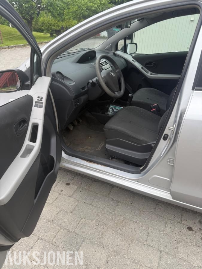2006 Toyota Yaris 1.4 90hk diesel Reparasjonsobjekt Nokian Hakka piggfrie vinterdekk