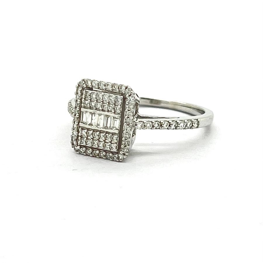 Diamantring med 0.30ct TW/VS diamanter. Norsk diamantsertifikat. Verdi 25.000,-