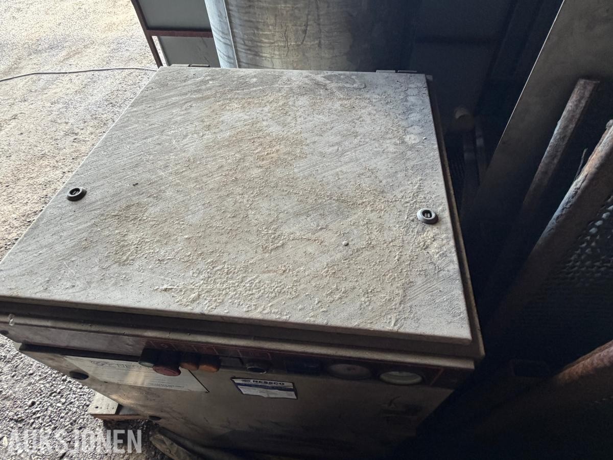 Tamrotor FS 15/8 skruekompressor m/1000 liters trykktank og kjøletørke