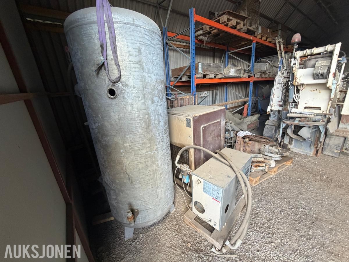 Tamrotor FS 15/8 skruekompressor m/1000 liters trykktank og kjøletørke