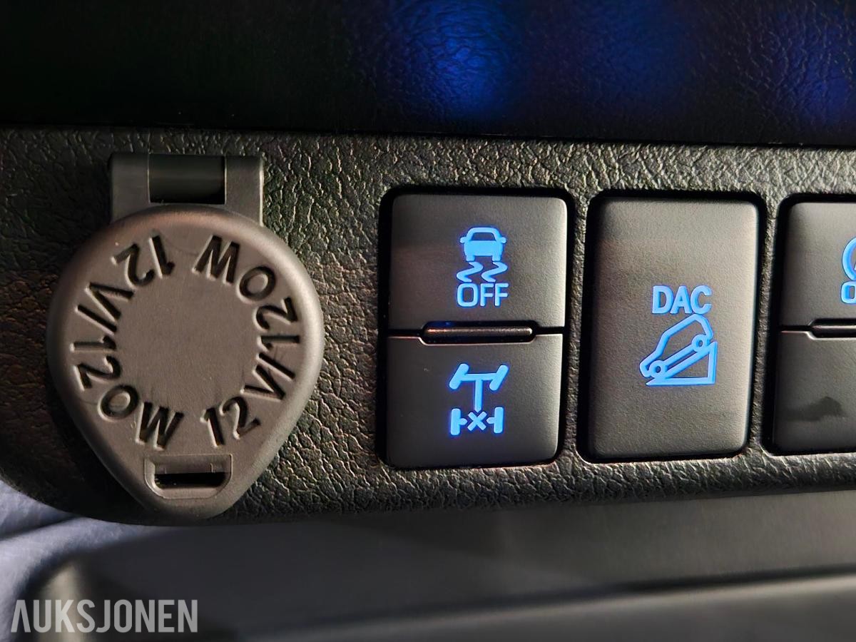 2026 TOYOTA HILUX GR SPORT 204 HK 4X4 AUTOMAT 9000KM