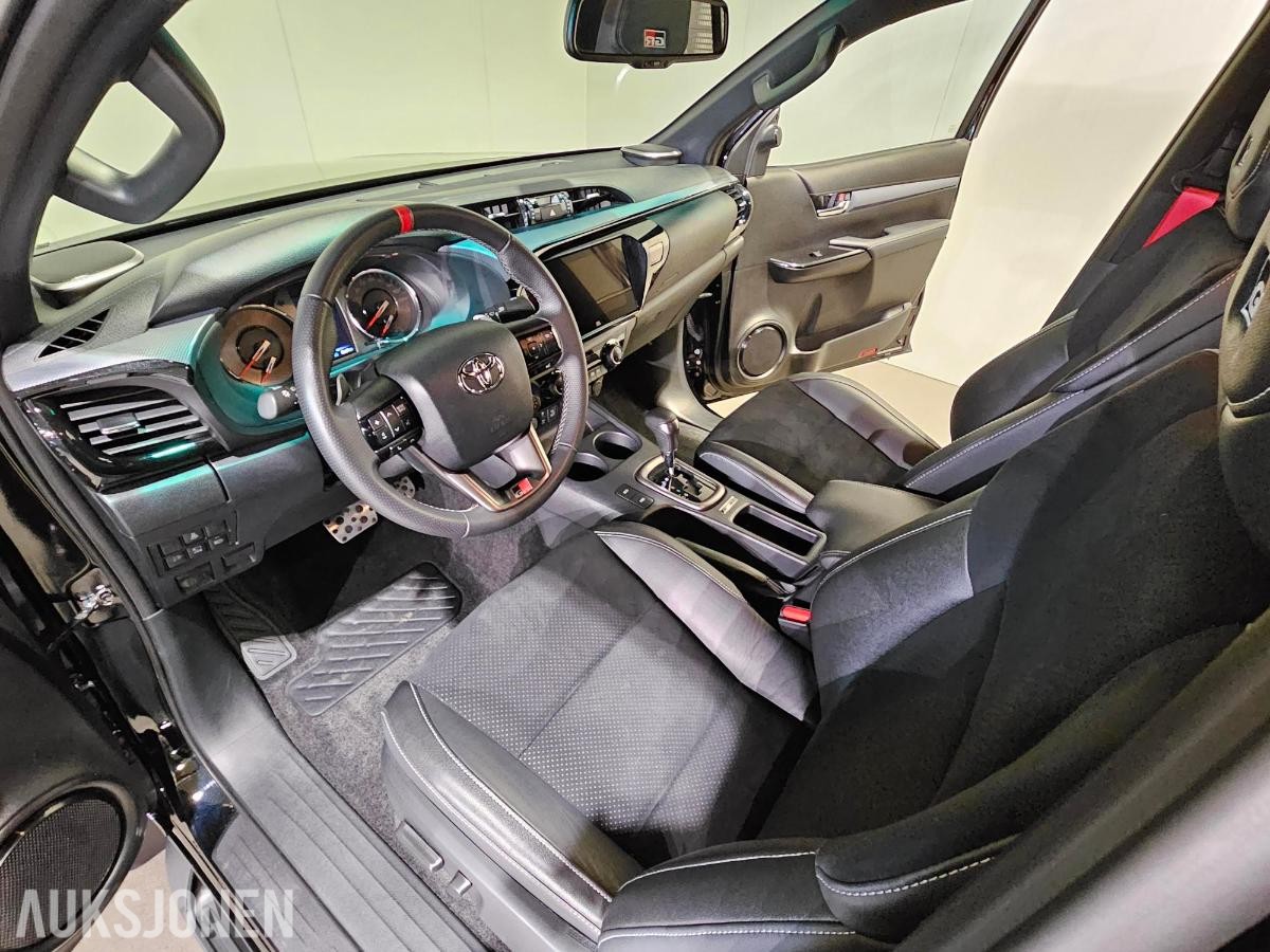 2026 TOYOTA HILUX GR SPORT 204 HK 4X4 AUTOMAT 9000KM