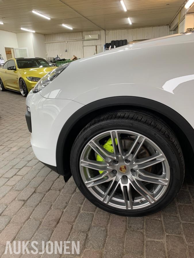 2018 Porsche CAYENNE 3.0-333 4, 140636km