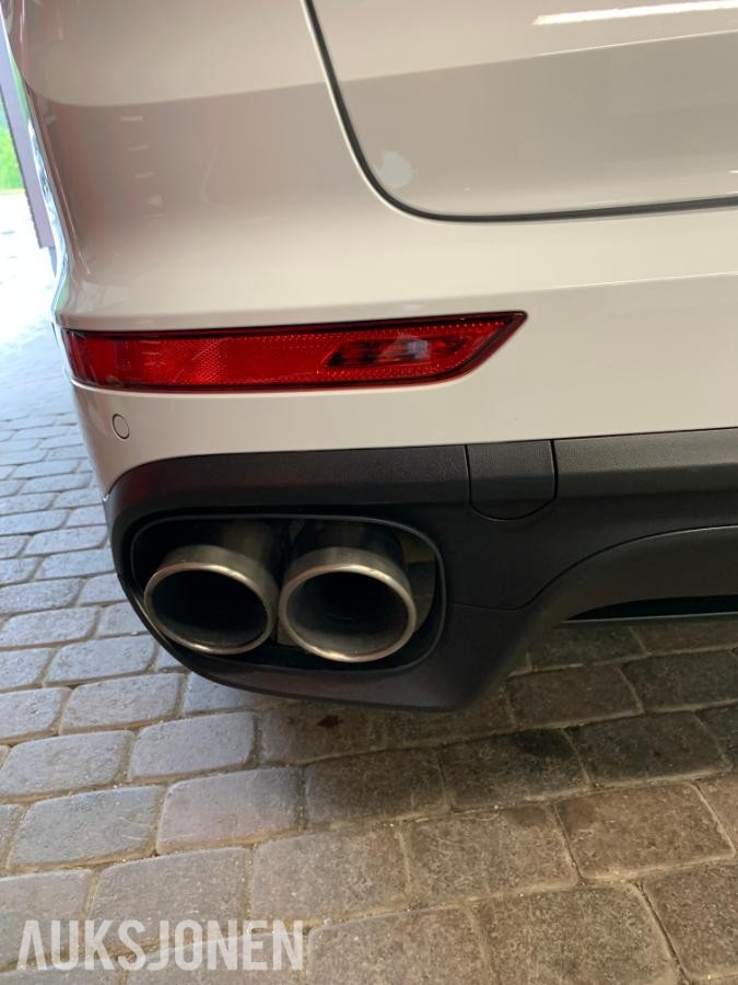 2018 Porsche CAYENNE 3.0-333 4, 140636km