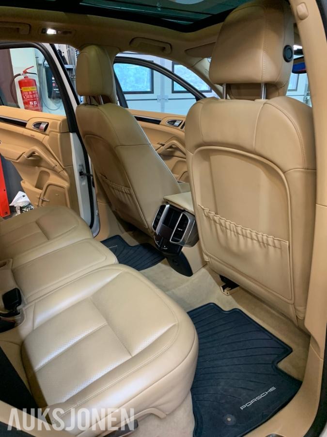 2018 Porsche CAYENNE 3.0-333 4, 140636km