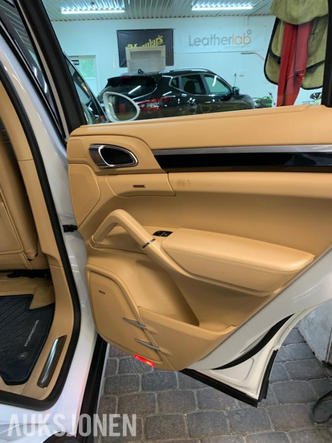2018 Porsche CAYENNE 3.0-333 4, 140636km