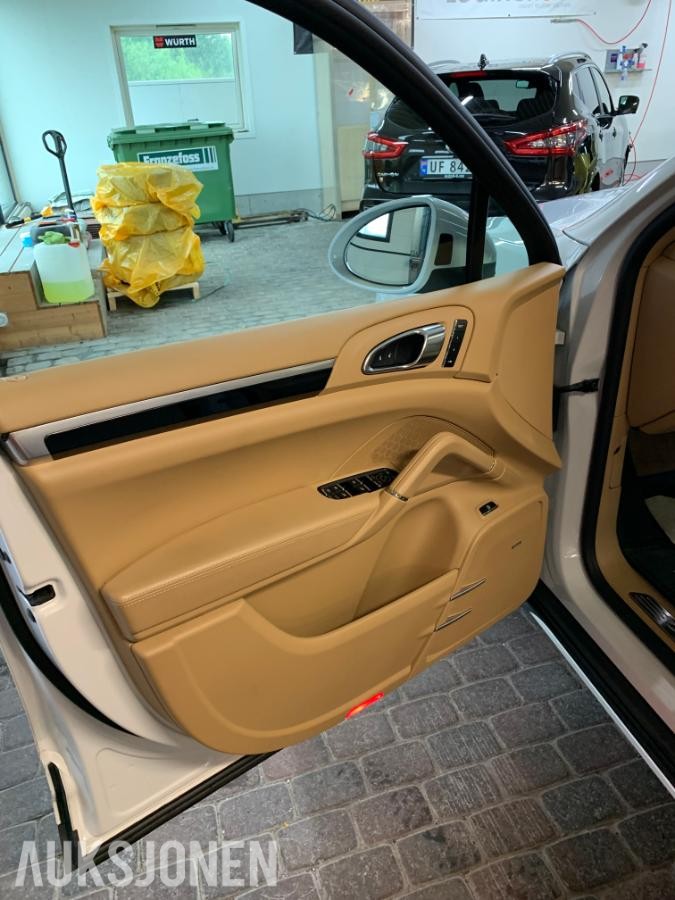 2018 Porsche CAYENNE 3.0-333 4, 140636km