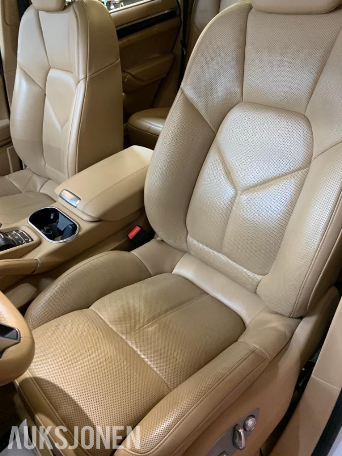 2018 Porsche CAYENNE 3.0-333 4, 140636km