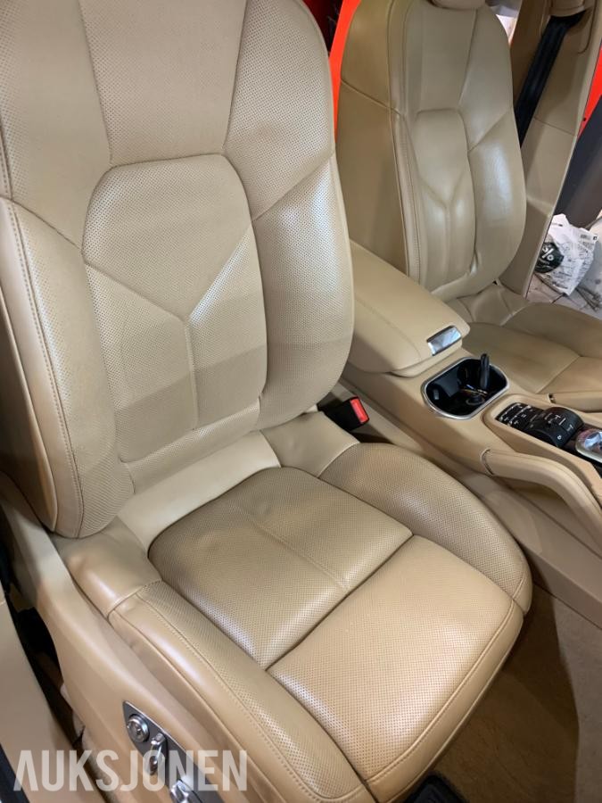 2018 Porsche CAYENNE 3.0-333 4, 140636km
