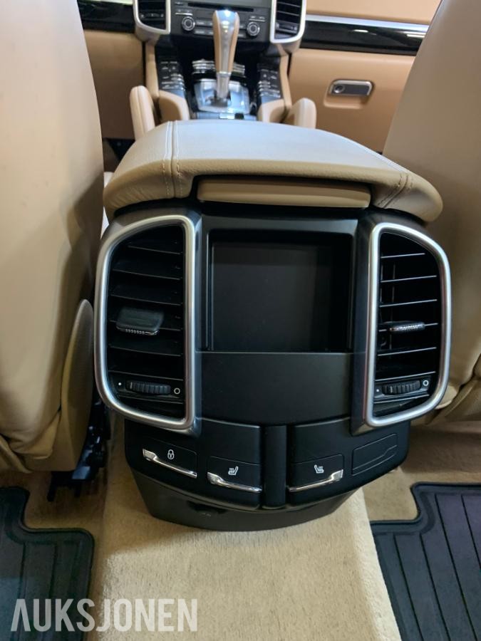 2018 Porsche CAYENNE 3.0-333 4, 140636km