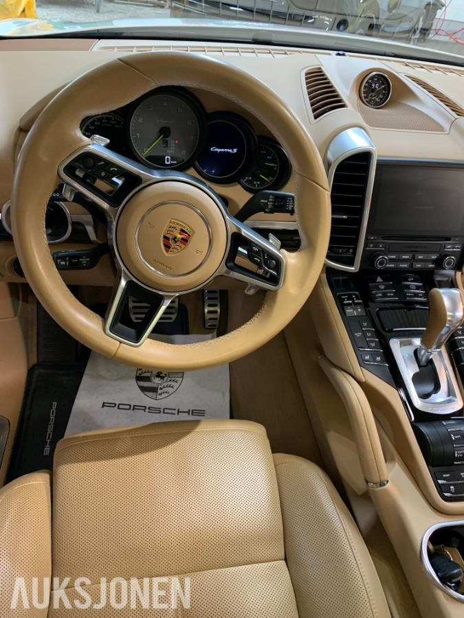 2018 Porsche CAYENNE 3.0-333 4, 140636km