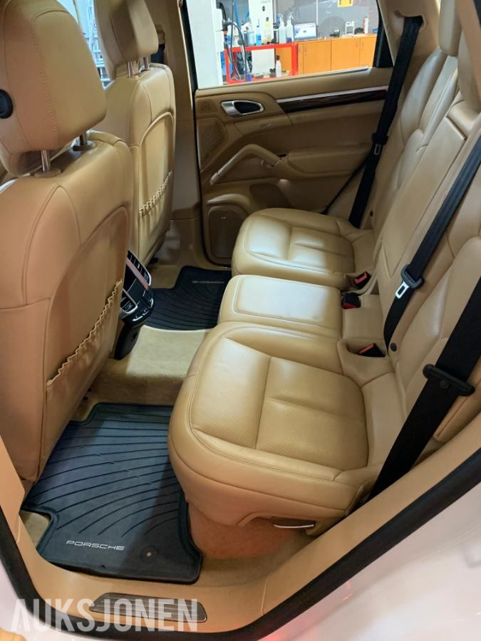 2018 Porsche CAYENNE 3.0-333 4, 140636km