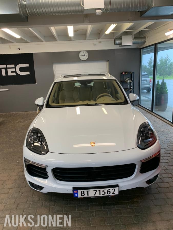 2018 Porsche CAYENNE 3.0-333 4, 140636km