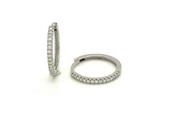 0.30ct TW/VS diamantøreringer i 585 hvitt gull. Norsk Diamantsertifikat. Verdi 19.000,-