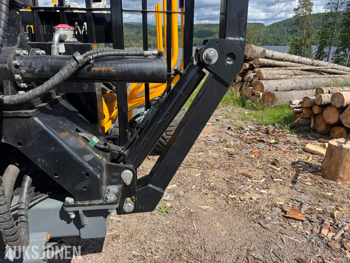 2025 Timber Trailer TR-140 - Lastebærer med kran, radio / fjernkontroll