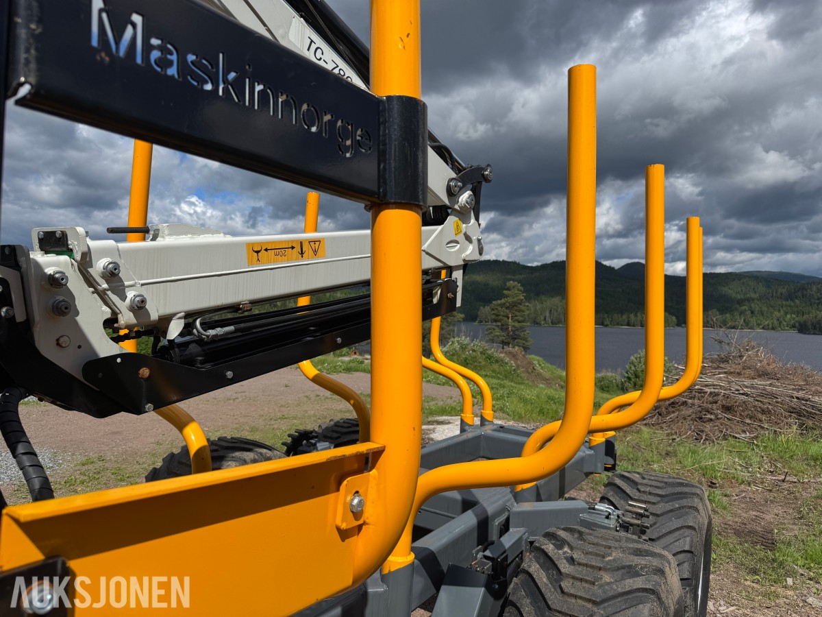 2025 Timber Trailer TR-140 - Lastebærer med kran, radio / fjernkontroll