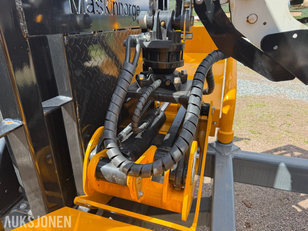 2025 Timber Trailer TR-140 - Lastebærer med kran, radio / fjernkontroll