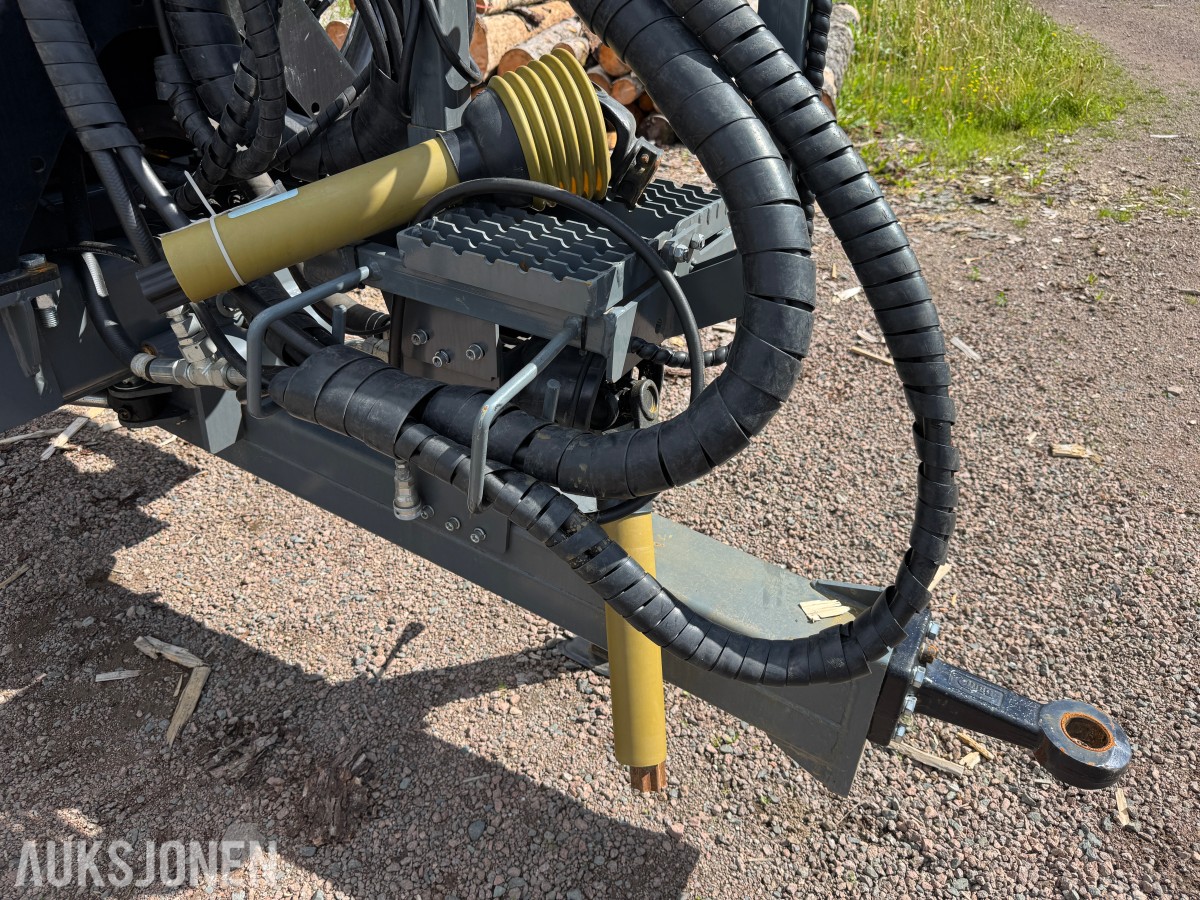 2025 Timber Trailer TR-140 - Lastebærer med kran, radio / fjernkontroll