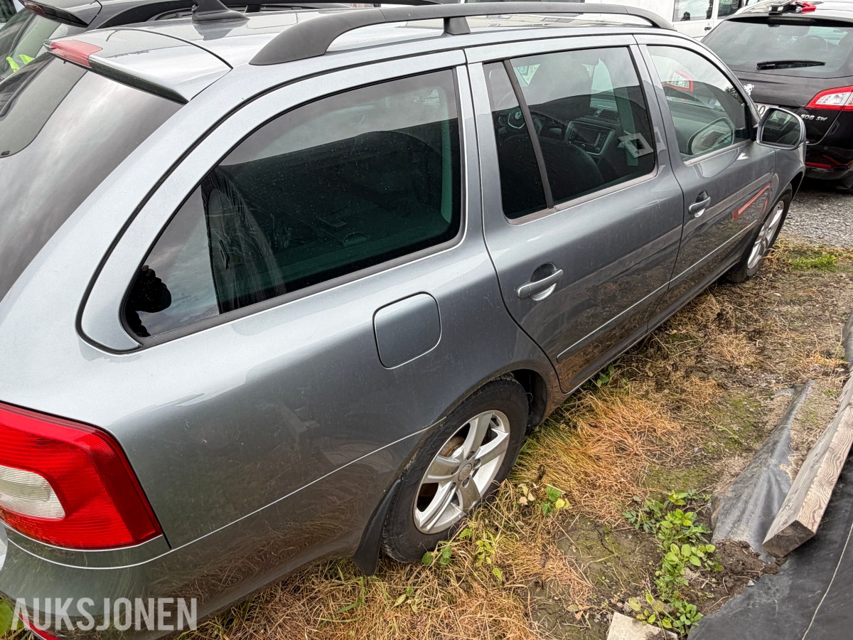 2013 Skoda OCTAVIA 1.4-122 / S+V dekk / Servicehistorikk