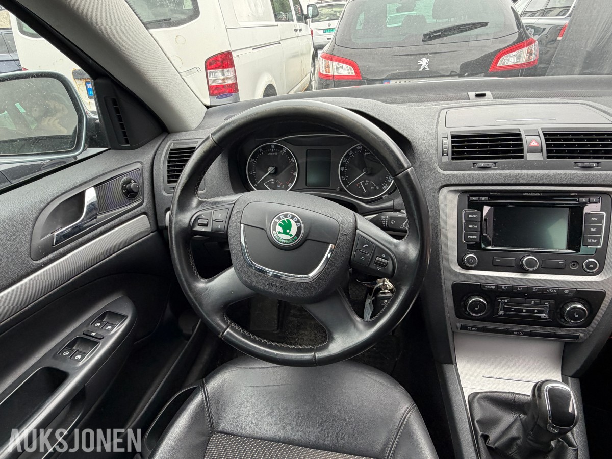 2013 Skoda OCTAVIA 1.4-122 / S+V dekk / Servicehistorikk